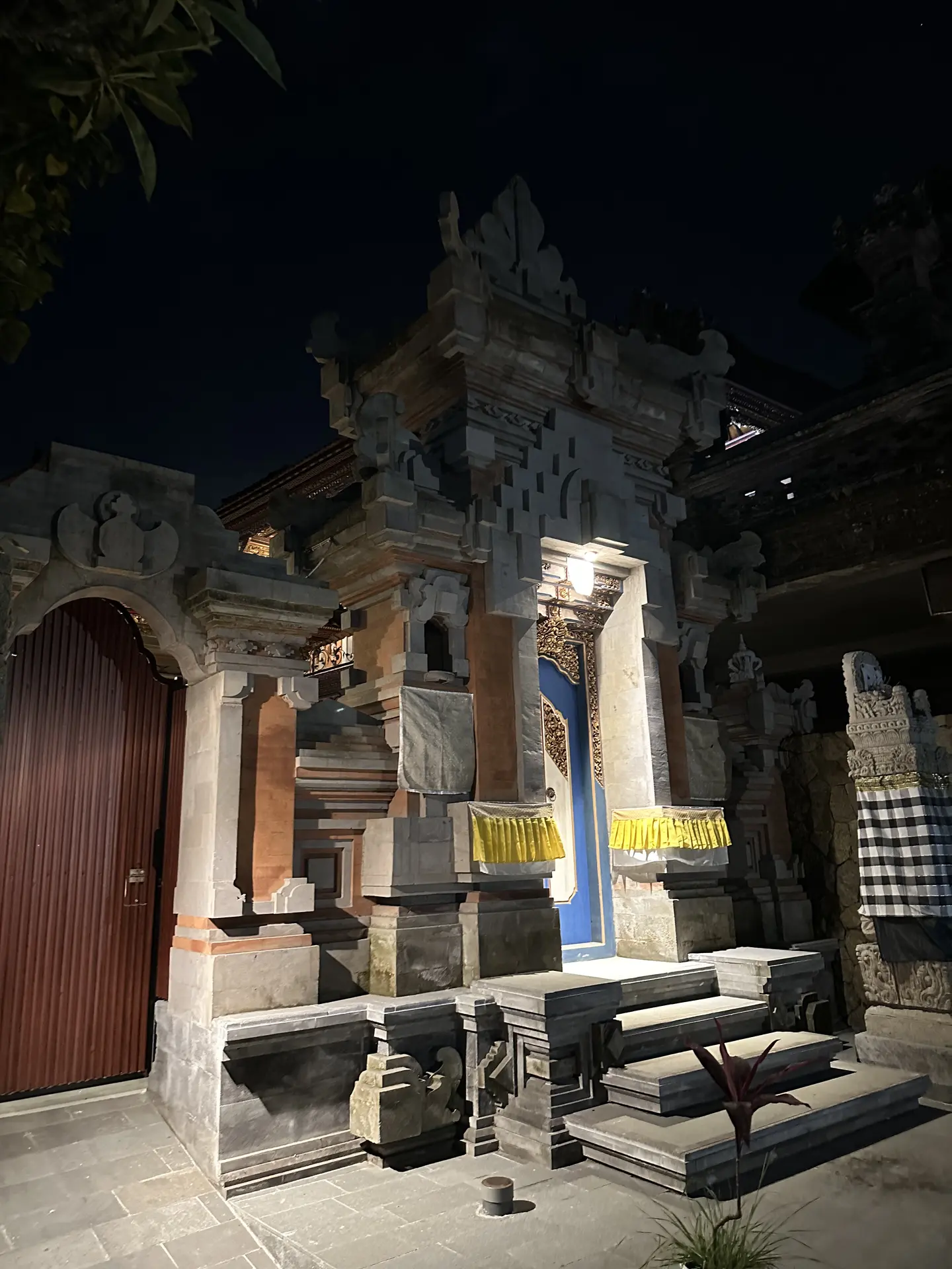 Traditional Balinese entrance to Maha Artha Bungalows